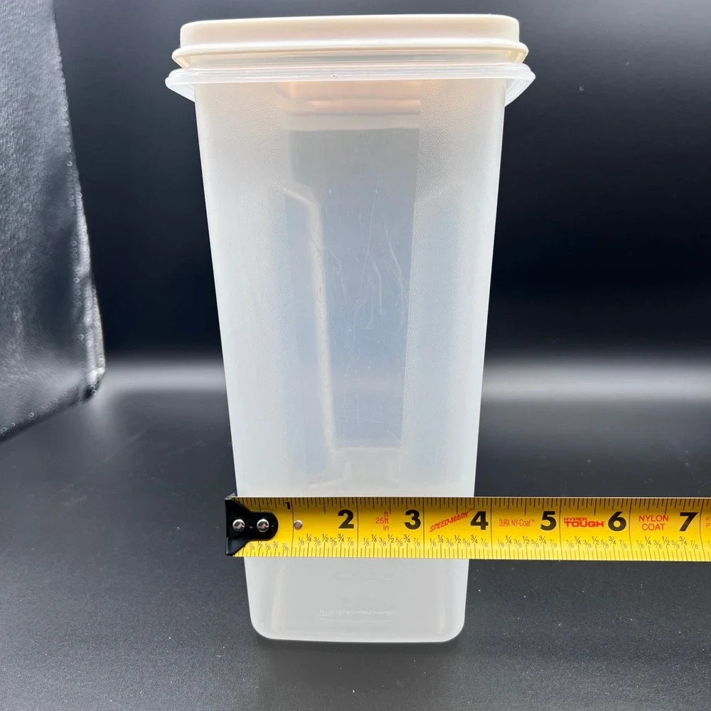 Rubbermaid Servin Saver 1.3 Gal Cereal Dry Food Storage Container Flip Top Lid